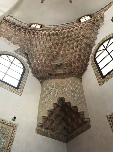 图片包含 室内, 建筑, 桌子, 水槽
描述已自动生成